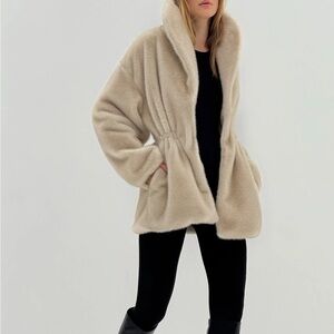 NWT Alpina Cinch Waist Fur Coat in Almond Quartz M/L